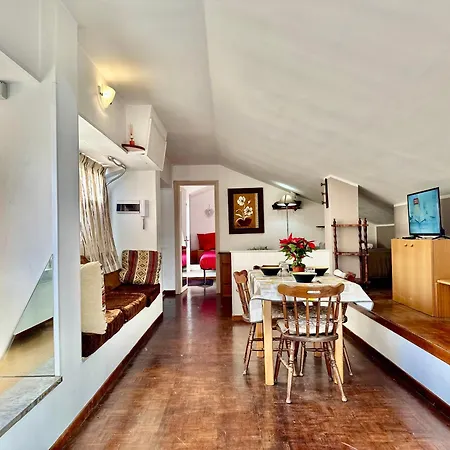 Apartment L'attichetto Con Aria Condizionata-centro Velletri